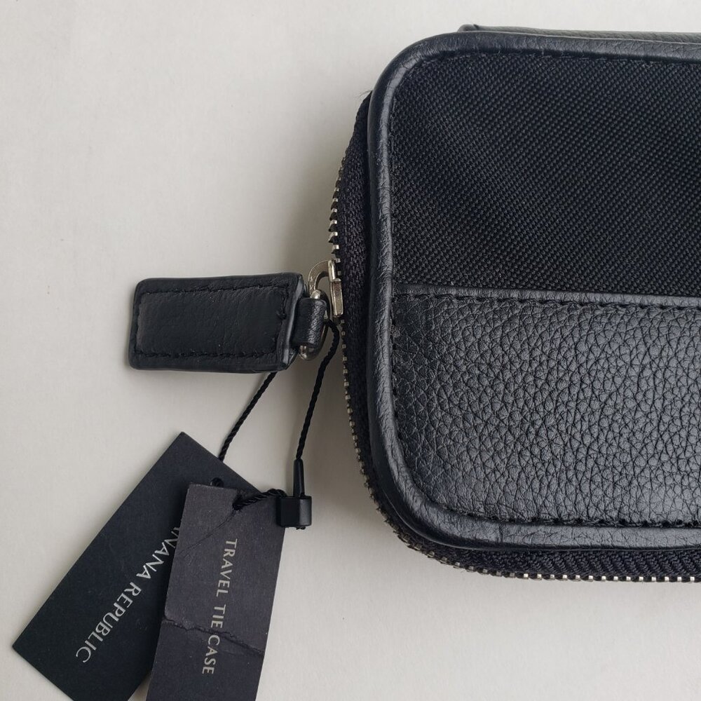 NWT sleek leather trim travel tie case - Picture 3 of 7